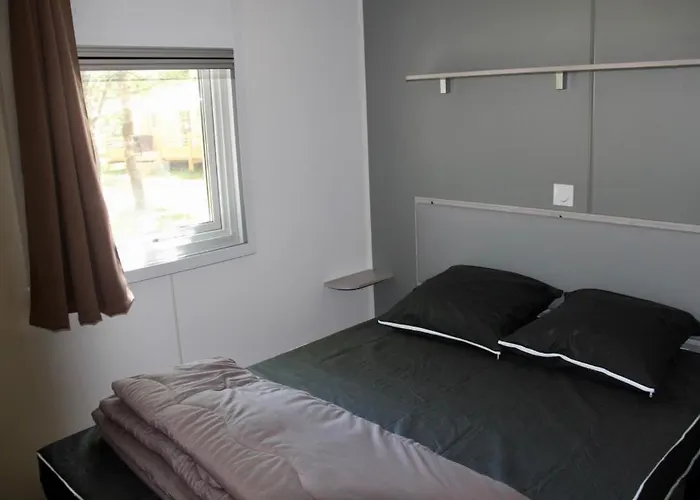 Camping Les Cigales אתר קמפינג