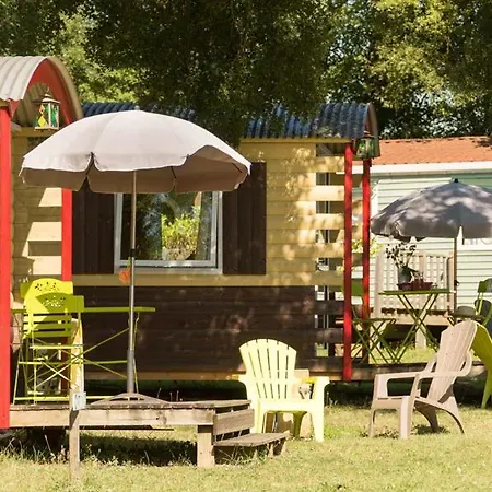 キャンプ場 Camping Les Cigales ロカマドゥール