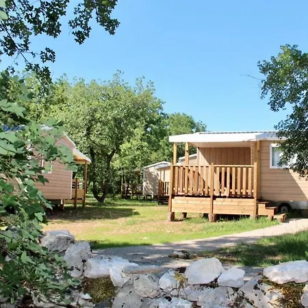 Camping Les Cigales キャンプ場 3*