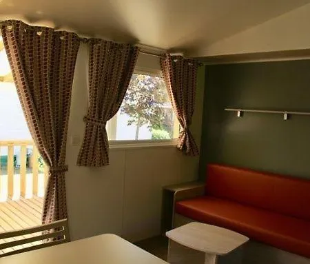 Camping Les Cigales 3* ロカマドゥール