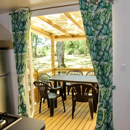 Camping Les Cigales 3*
