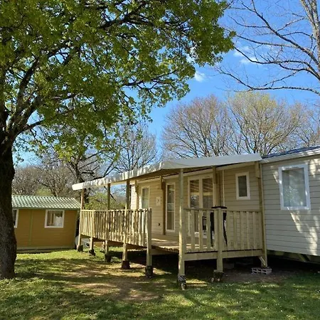 Camping Les Cigales אתר קמפינג 3*