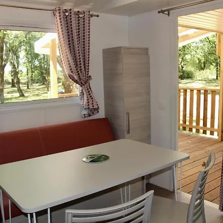 キャンプ場 Camping Les Cigales ロカマドゥール