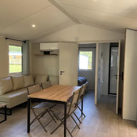 Camping Les Cigales Campsite 3*