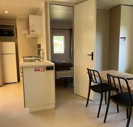 キャンプ場 Camping Les Cigales 3*